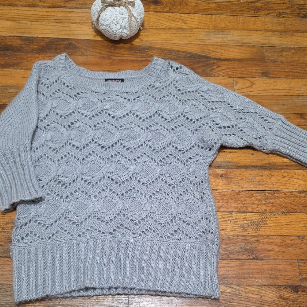 EUC Womens Gray Silver Shiny Sparkle Metallic Festive Holiday Sweater S Girls L